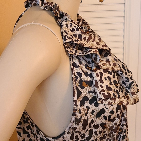 Essentials by Milano Ruffle Neck Tank - Picture 6 of 12